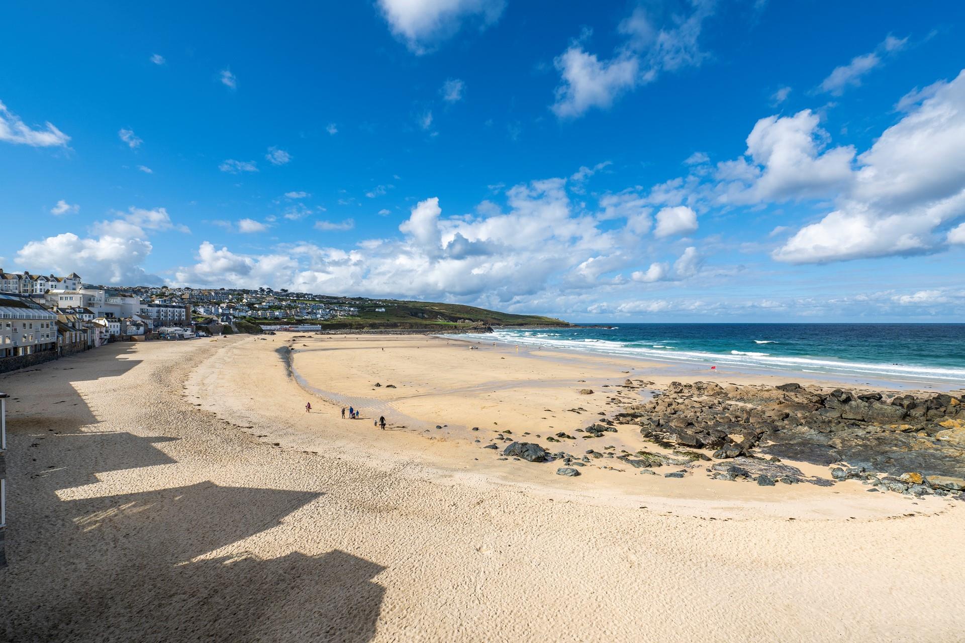 The apartment offers picture-perfect views.