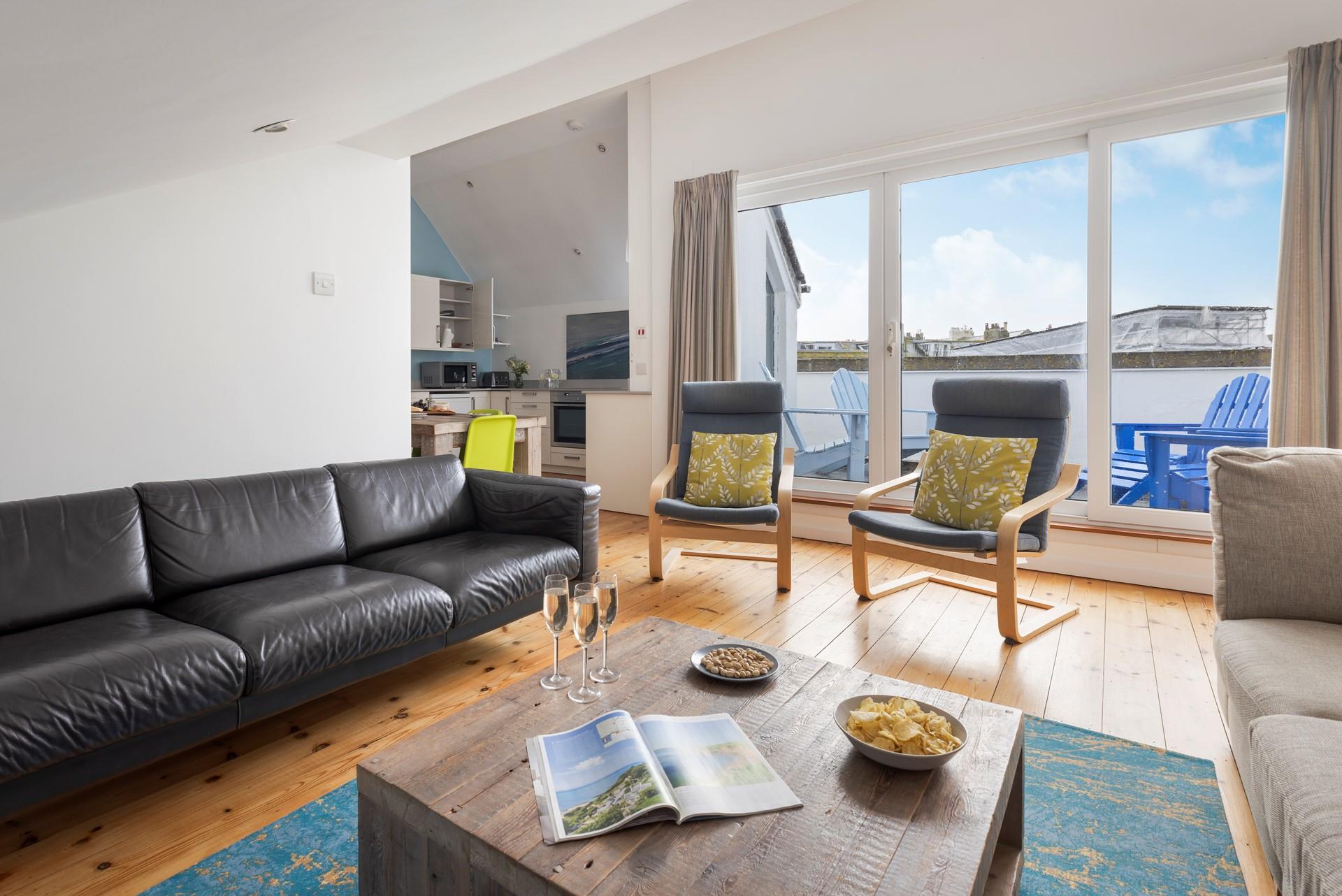 Spend the evening with nibbles and your favourite tipple in the sitting room.