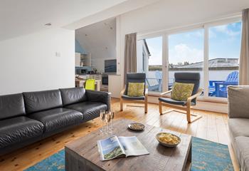 Spend the evening with nibbles and your favourite tipple in the sitting room.