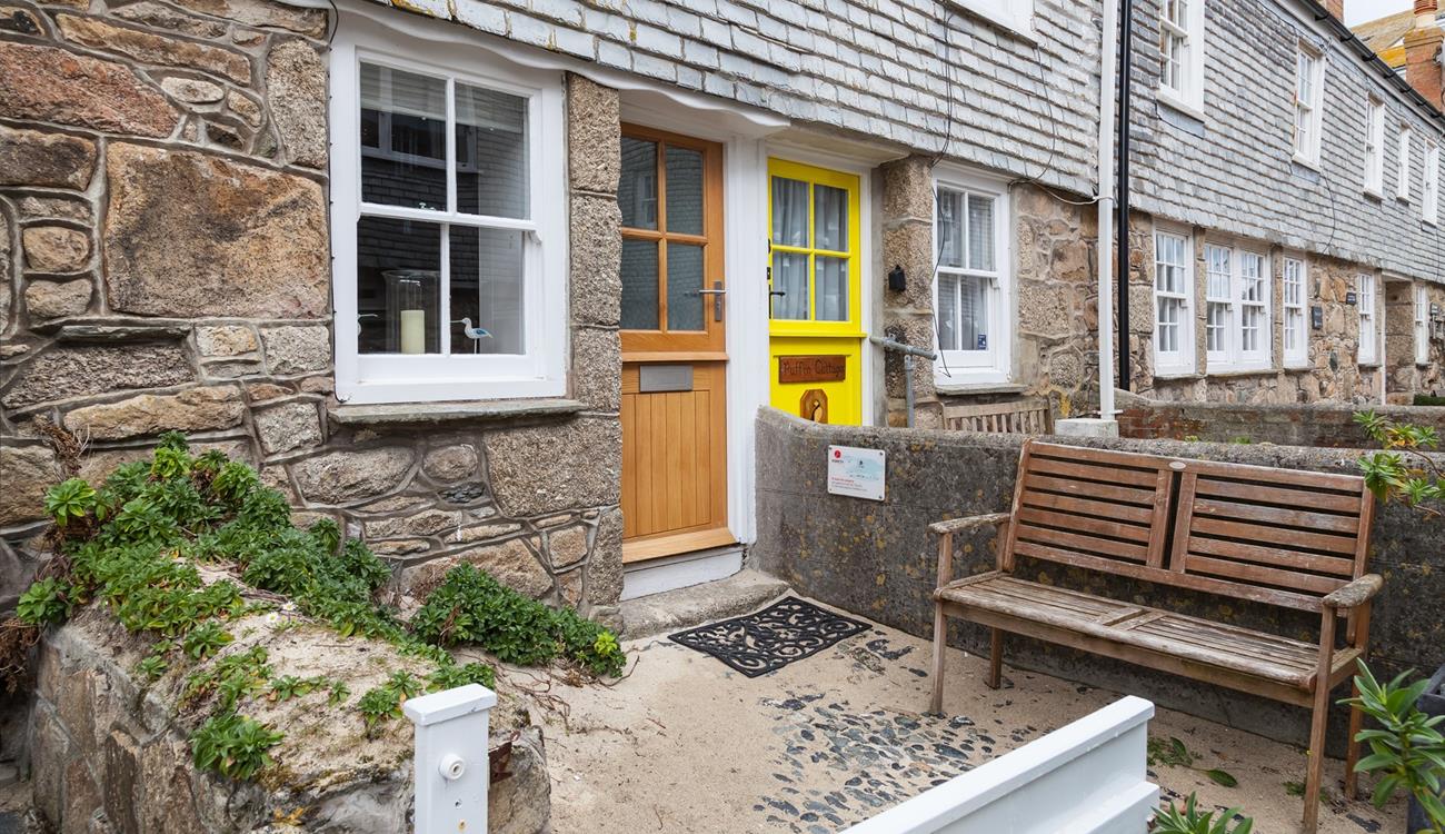 Polly's Cottage has a pretty cobbled front courtyard for sitting out and enjoying your morning cuppa.