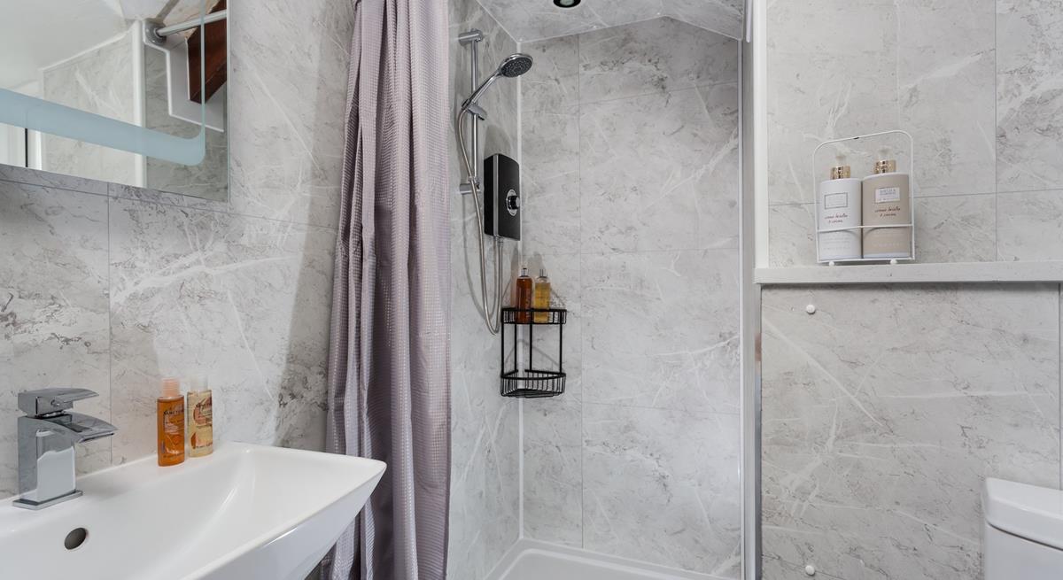 Wash off your sandy toes in the shower and get ready for an evening walk into town.