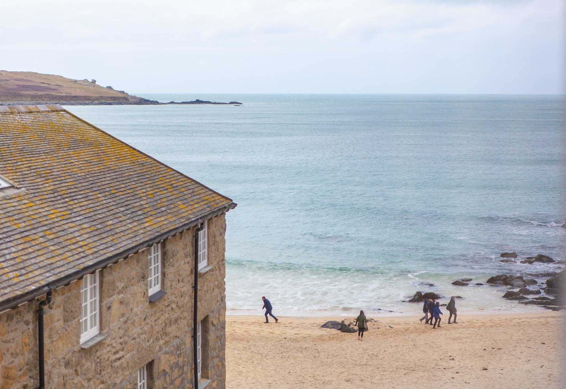 Right next to the stunning Porthmeor beach, you can have the sand beneath your feet in moments.