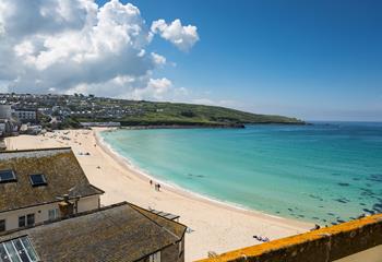 Offering unrivalled sea views, this second-floor apartment is perfect for a seaside getaway. 