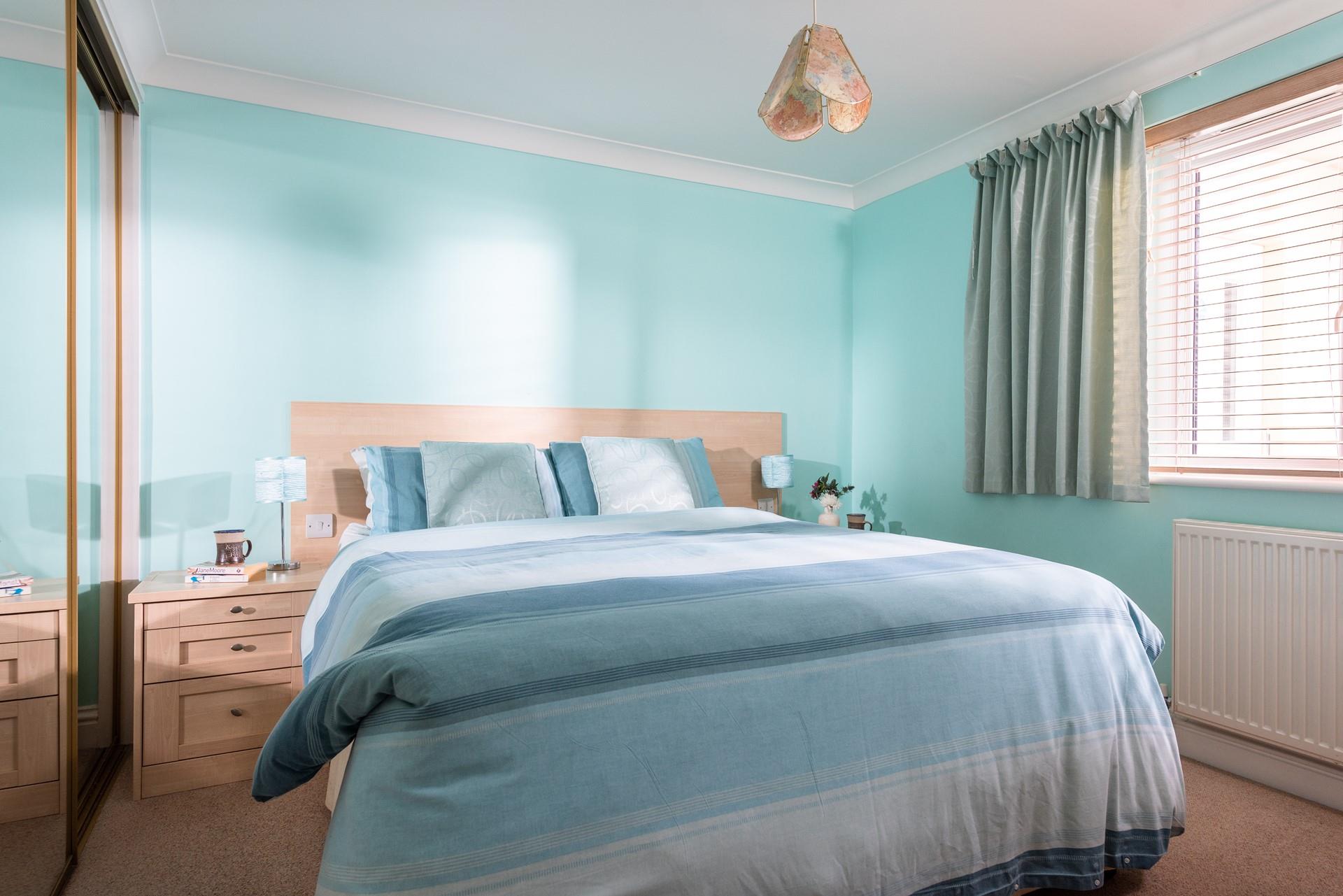 Shades of blue reflect the coastal location of Michelyn. 