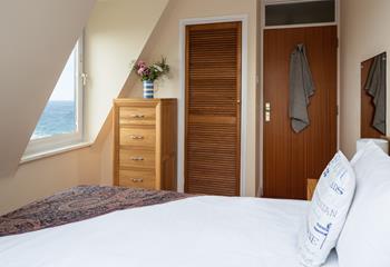 The comfortable bed promises a fabulous night's sleep, leaving you ready to see all that St Ives has to offer.