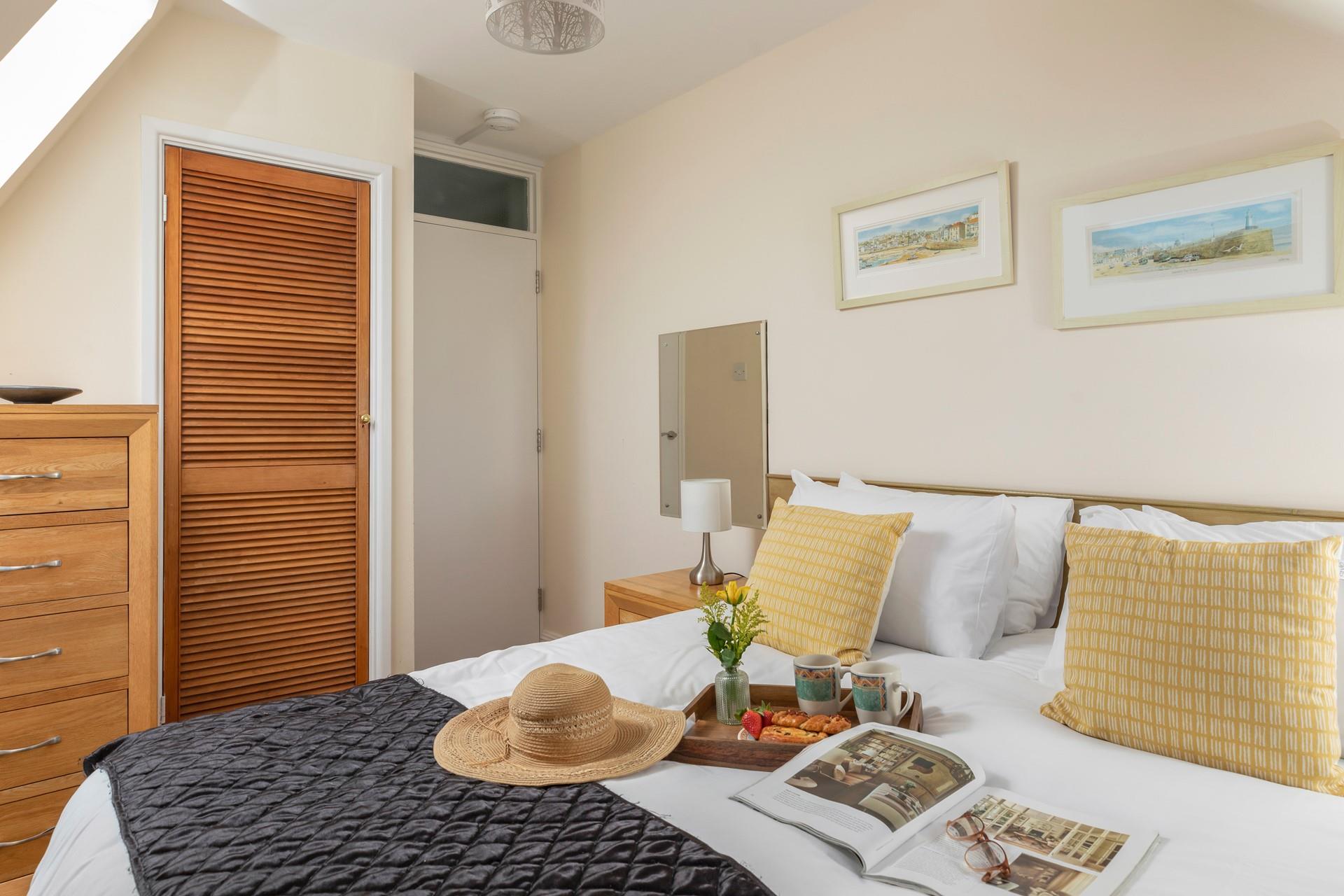 The comfortable bed promises a fabulous night's sleep, leaving you ready to see all that St Ives has to offer.
