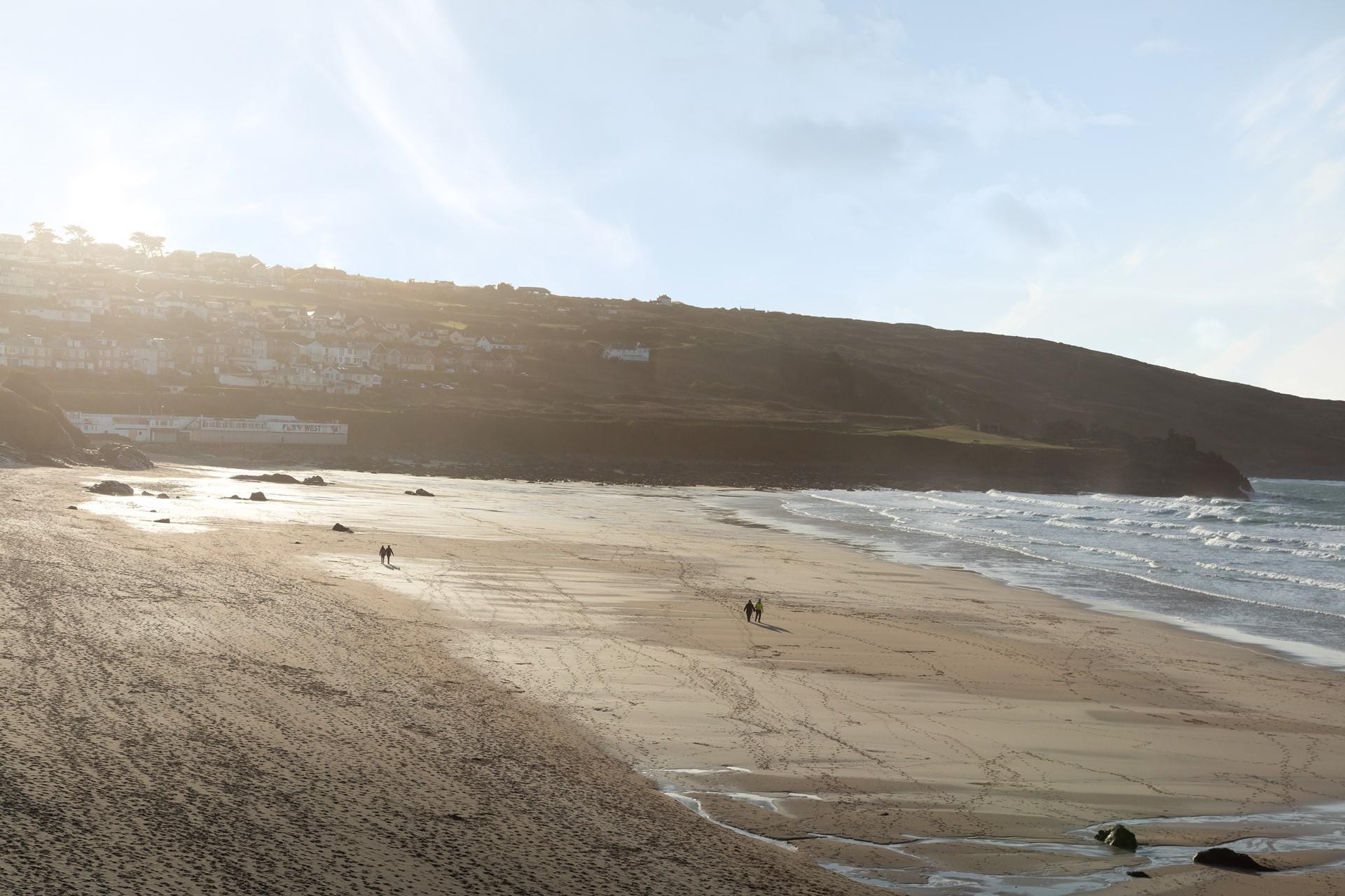 St Ives shops and restaurants are all a short walk away, everything you need is at your fingertips.