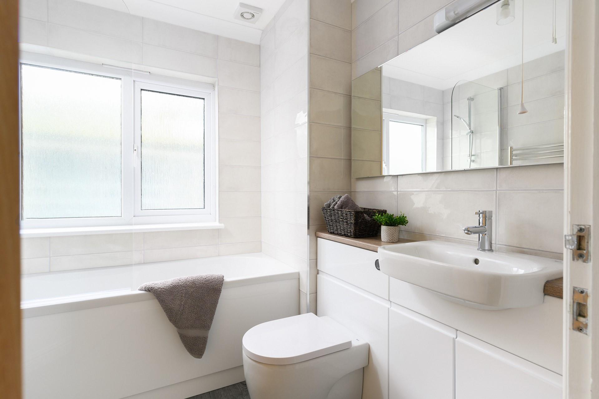 Enjoy the ultimate relaxing bath to scrub off all the sea salt and sand.