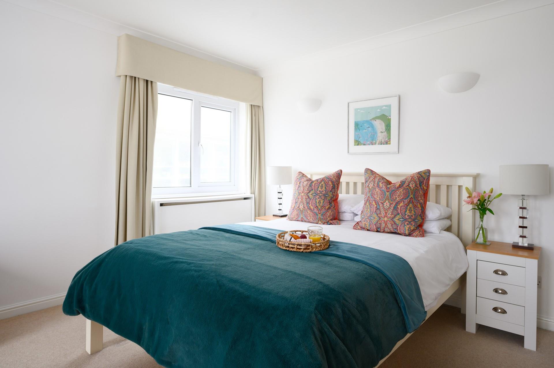 Enjoy your morning cuppa wave-watching from the comfort of your bed.