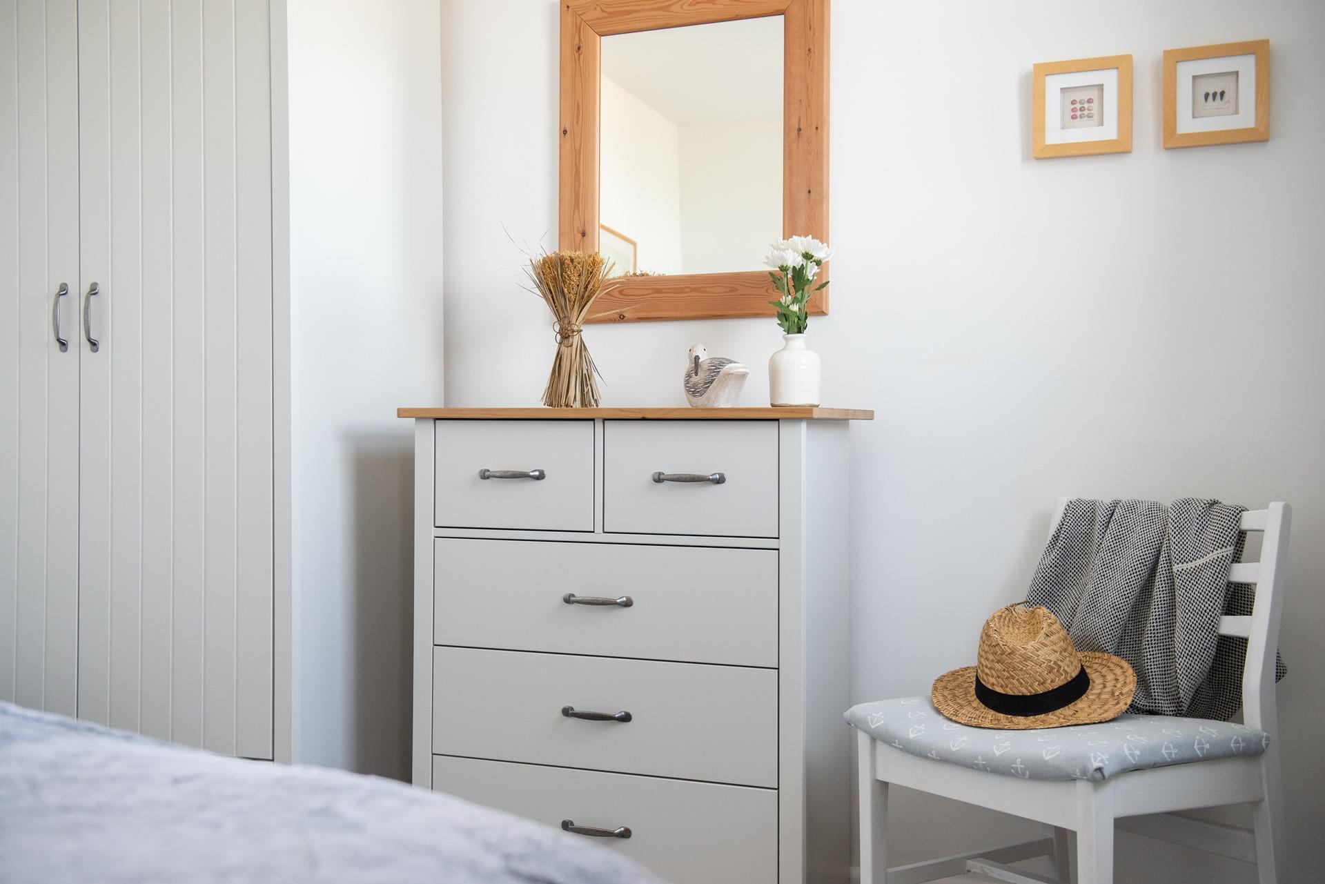 There is plenty of storage for all of your holiday best.