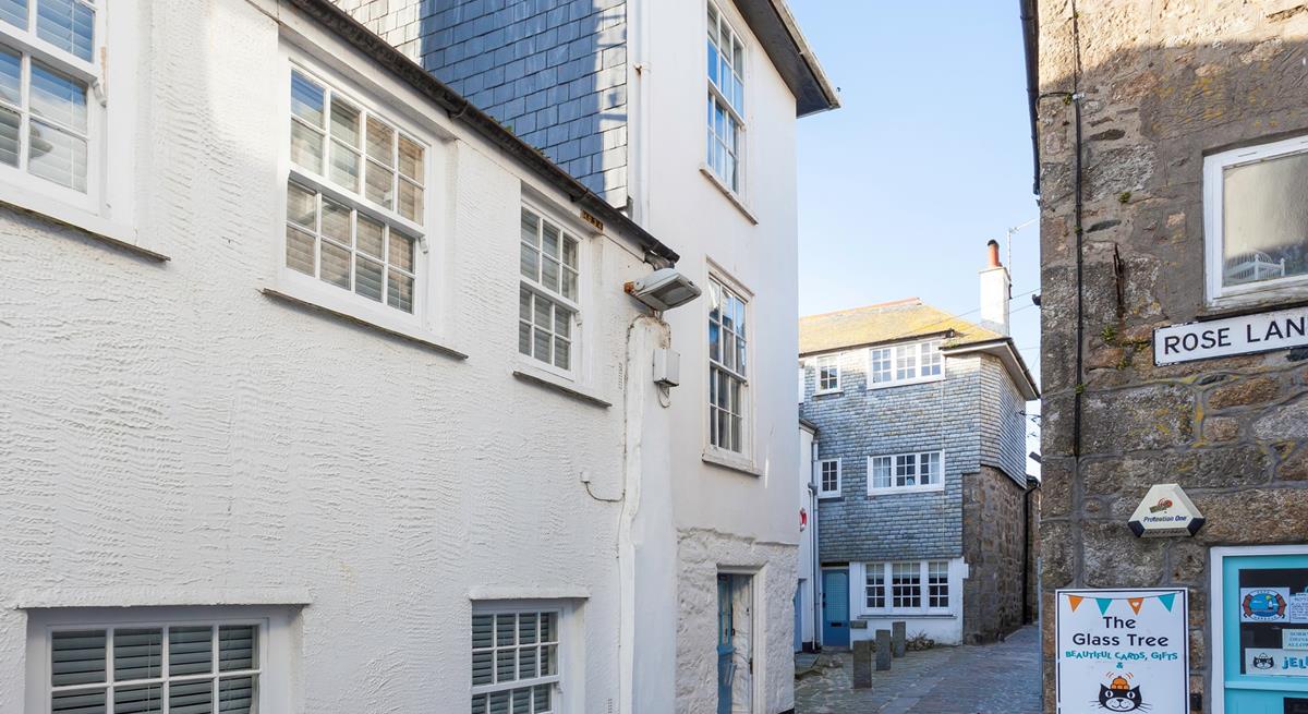 Perfectly positioned to explore St Ives, you can even bring your pooch along to enjoy it with you!