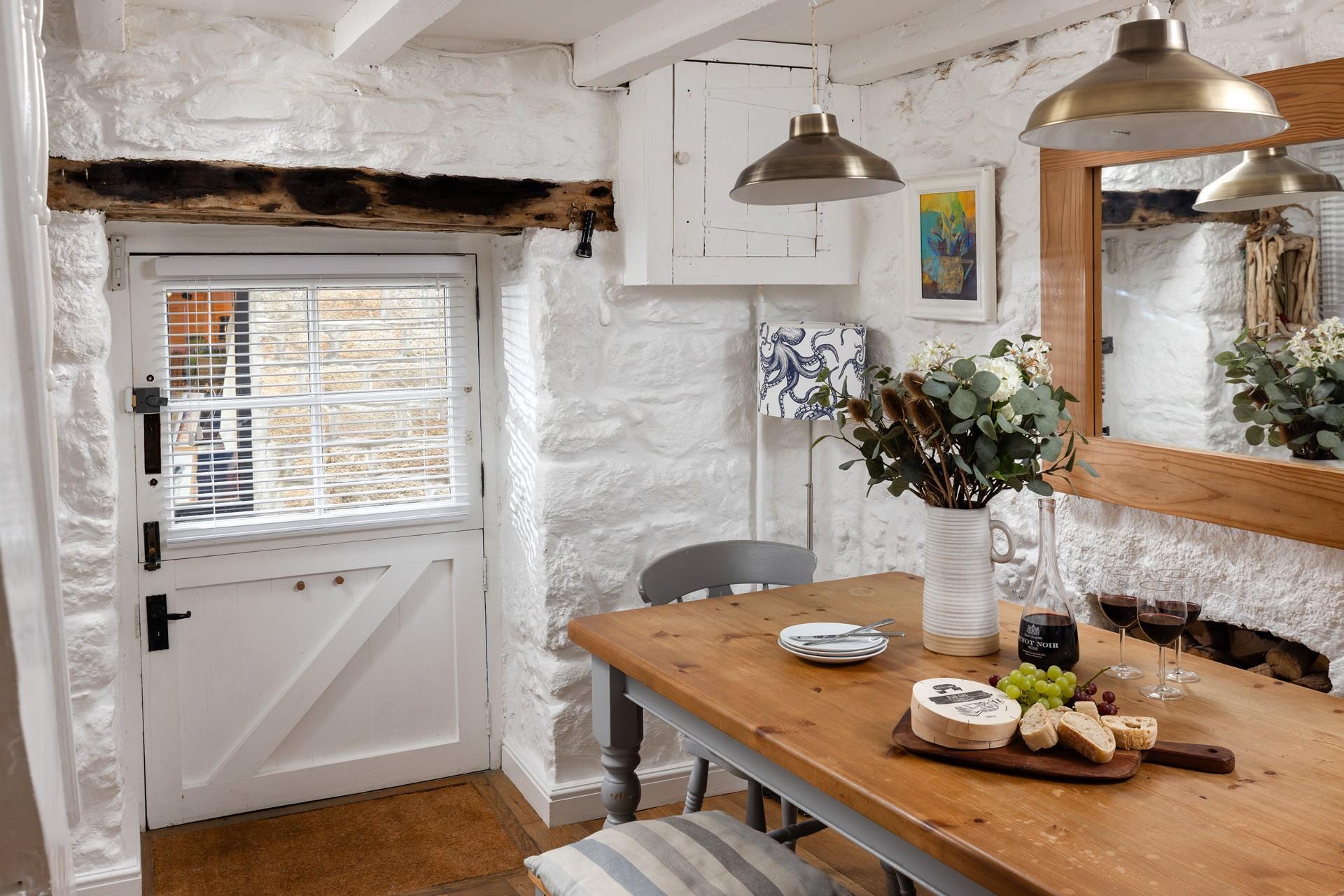 A warm welcome awaits at Hideaway - The Digey.