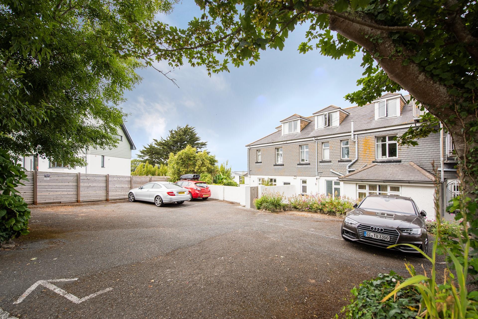 Leave the car behind and enjoy the 10-minute walk into St Ives.
