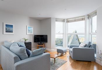 Pop the kettle on, kick back and relax gazing out at the stunning sea views.