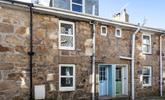Island Cottage is ideally located in the heart of St Ives. - Thumbnail Image