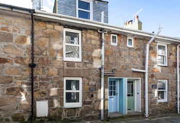 Island Cottage is ideally located in the heart of St Ives.