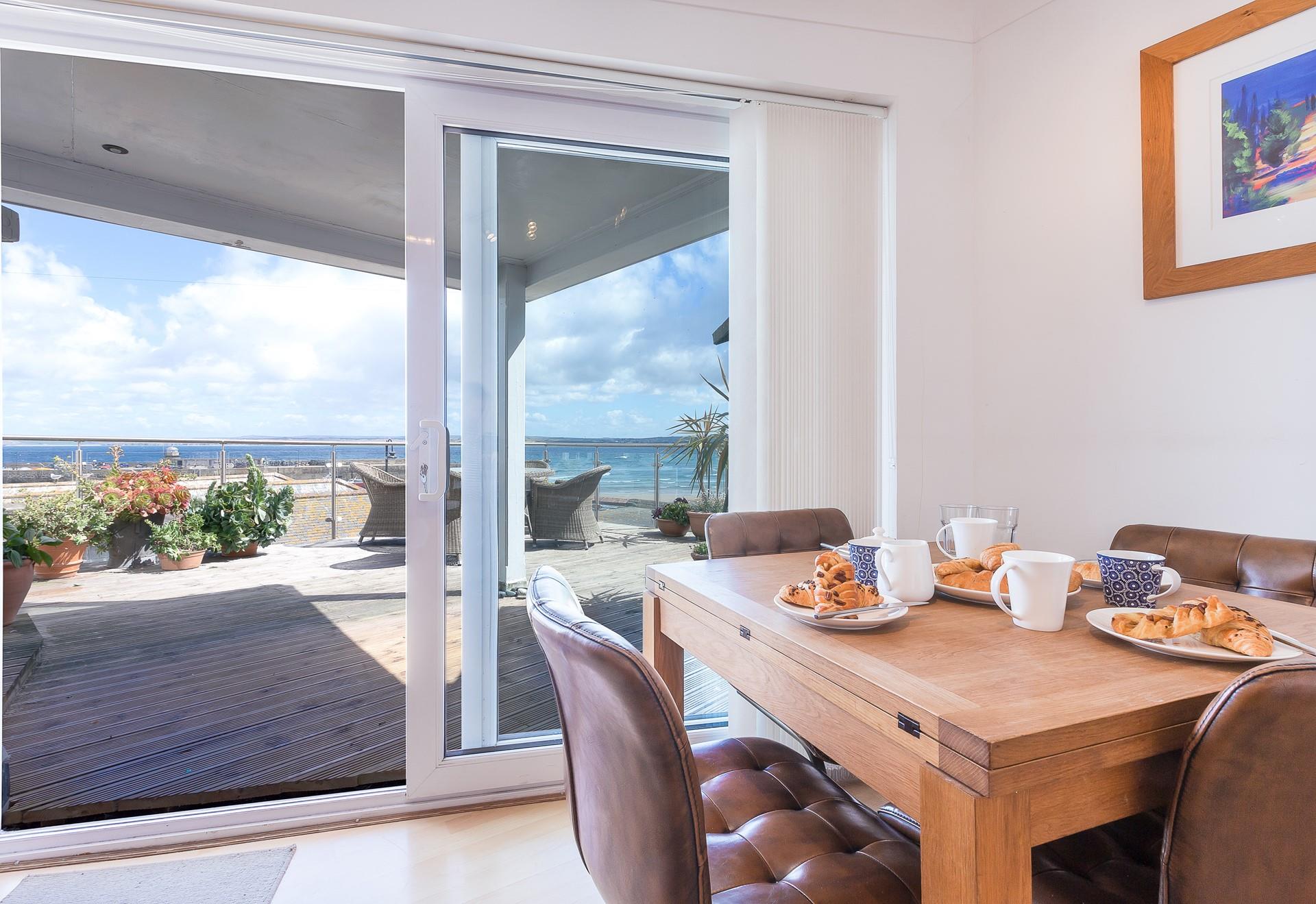 Quilters Cabin, The Wharf Aspects Holidays