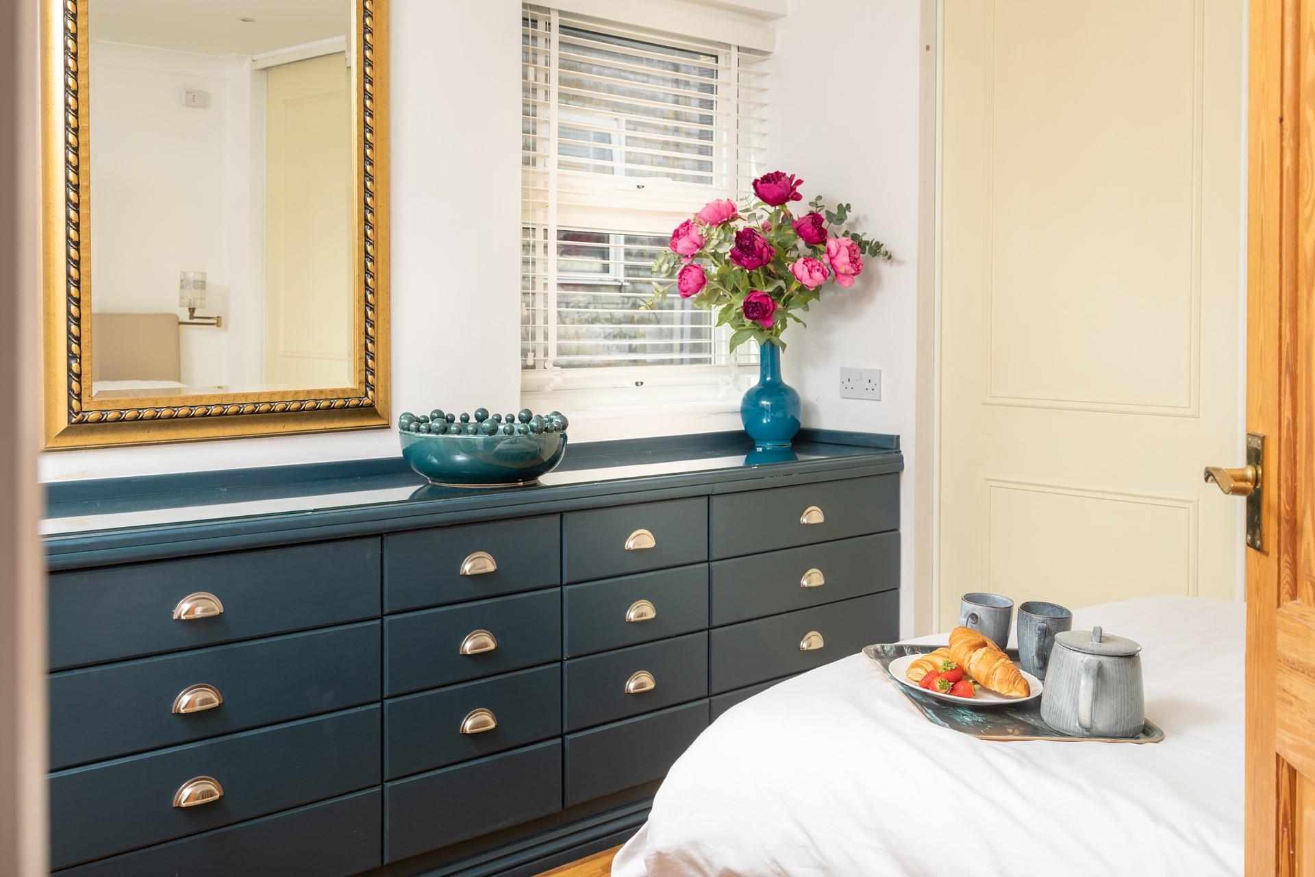 Quilters Cabin, The Wharf Aspects Holidays