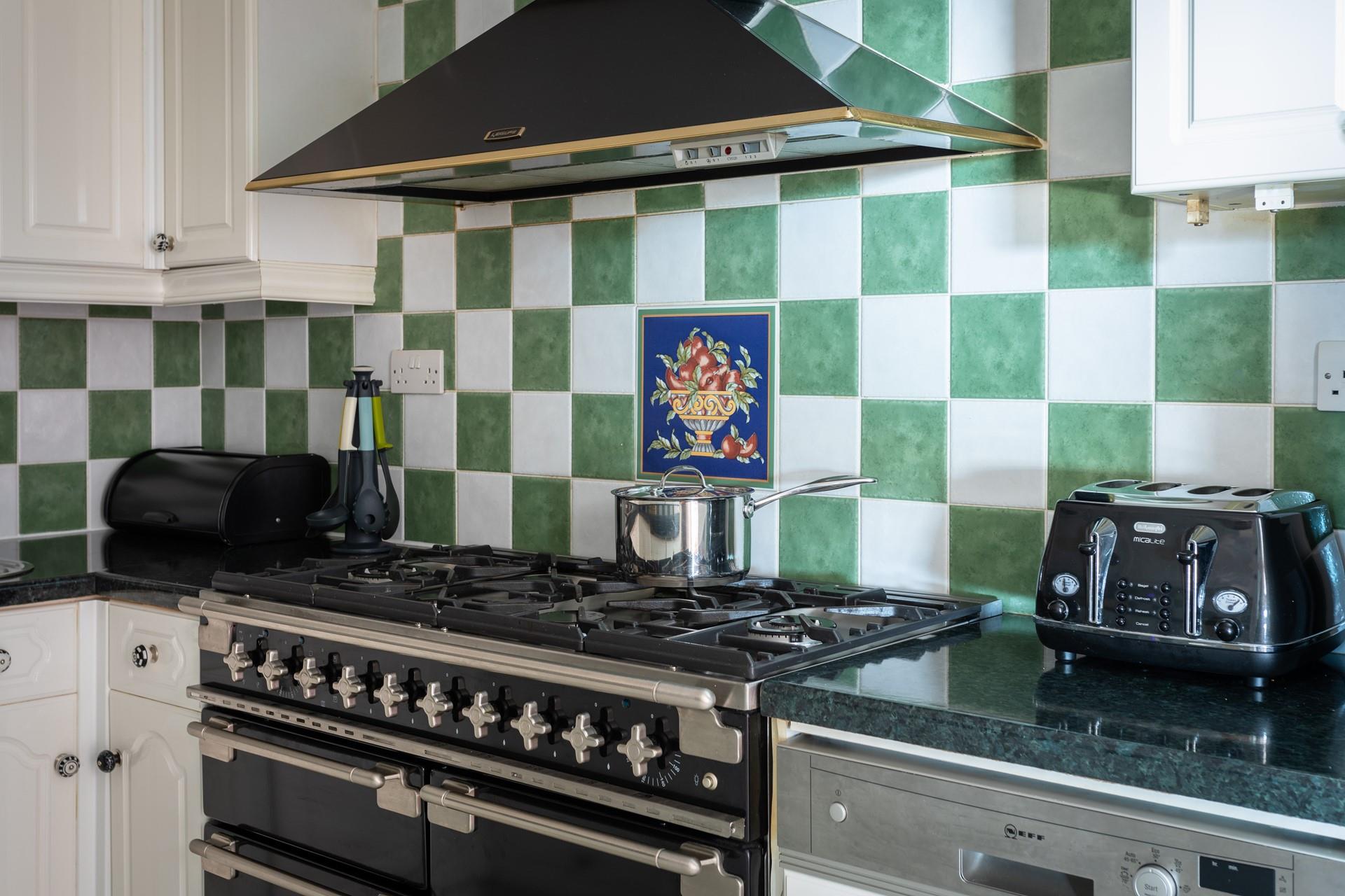 Quilters Cabin, The Wharf Aspects Holidays