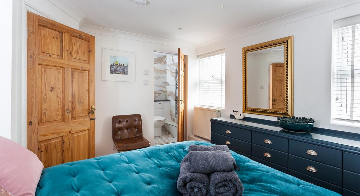 Before you settle into bed, watch the sun come down over the harbour, Cornish sunsets are the perfect photo opportunity.