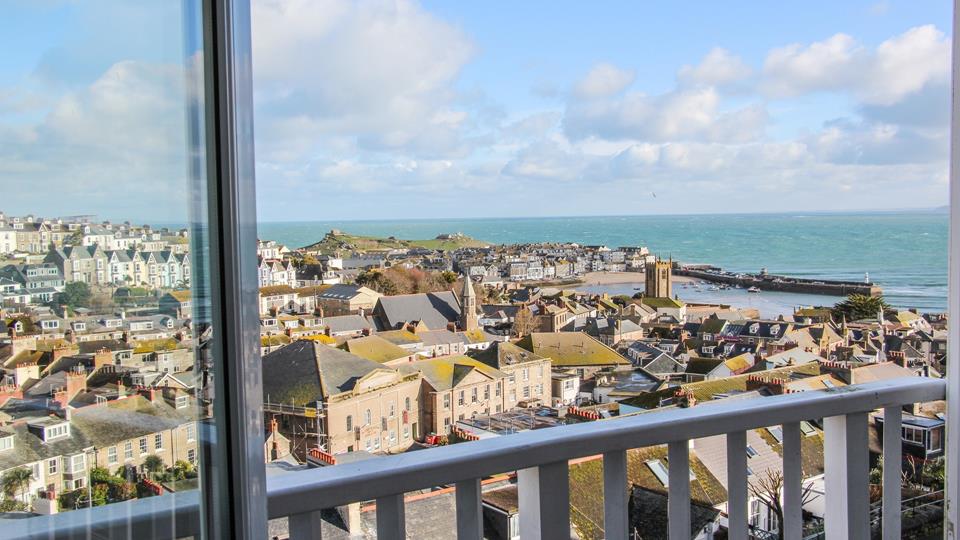 Mor Kernow St Ives Town Aspects Holidays