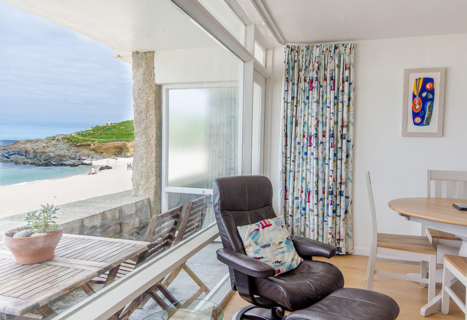 2 Piazza is situated in one of St Ives most sought after locations, you just have to step out your door and you'll feel the sand between your toes.