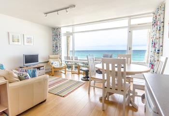 2 Piazza, Sleeps 4 + cot, Porthmeor.