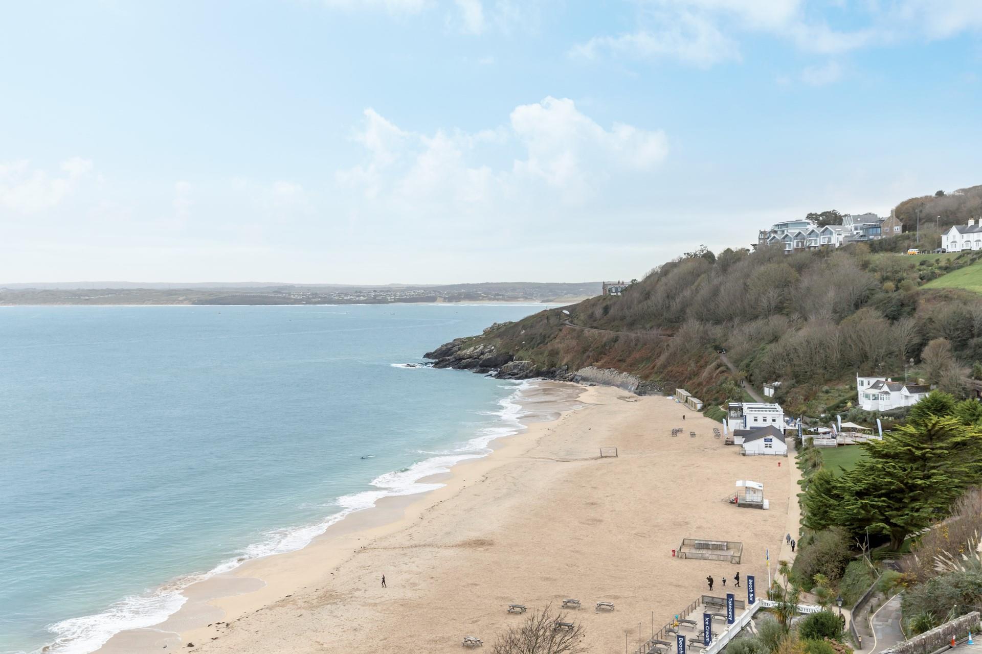 Breath-taking beach views from your window.