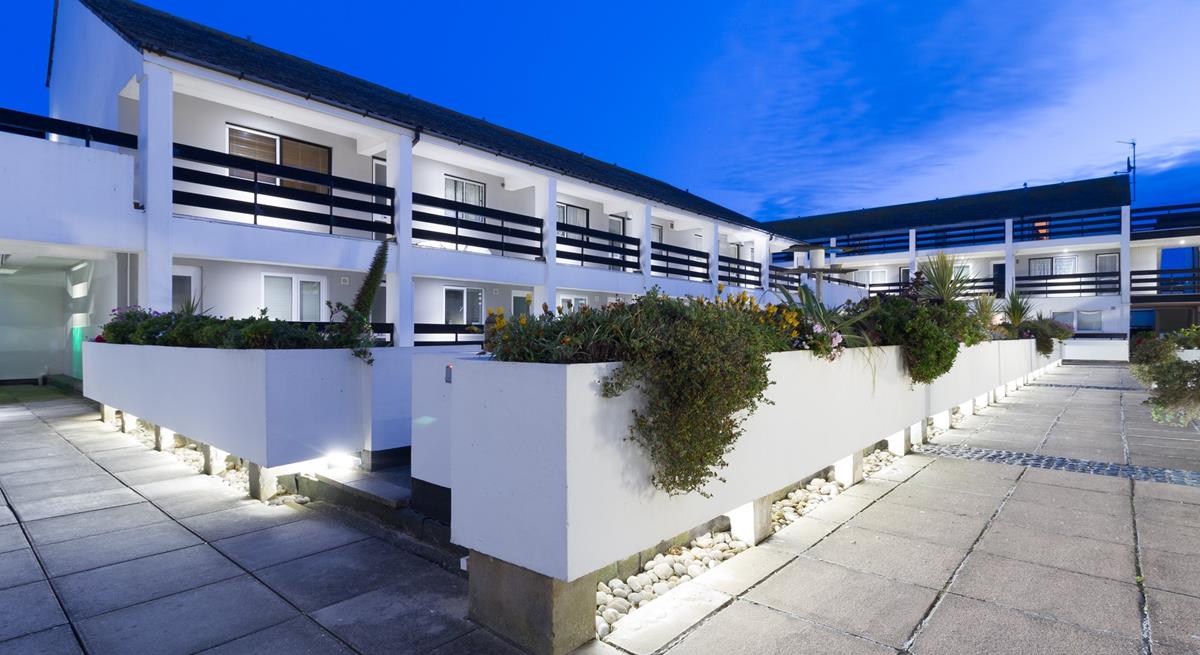 You are minutes from the local shops and restaurants, you can wander the local streets looking for souvenirs.