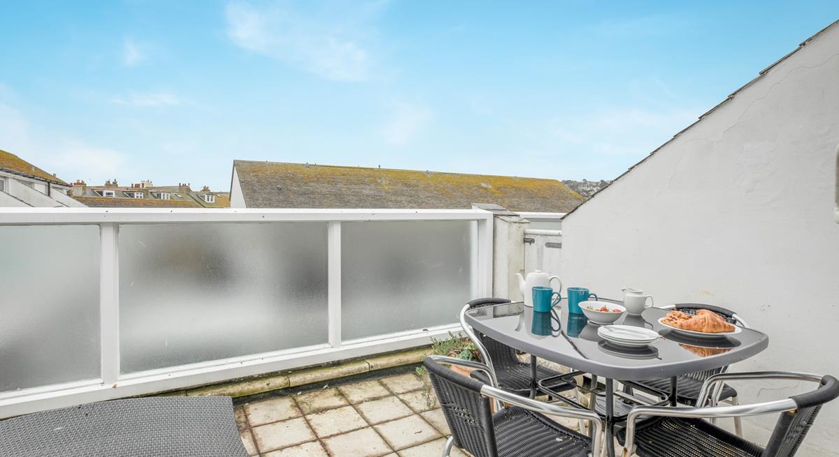 Start the day with breakfast al fresco on the patio.