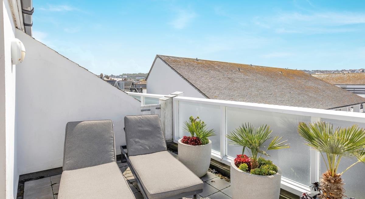 Relax on the on the balcony in the afternoon sun.