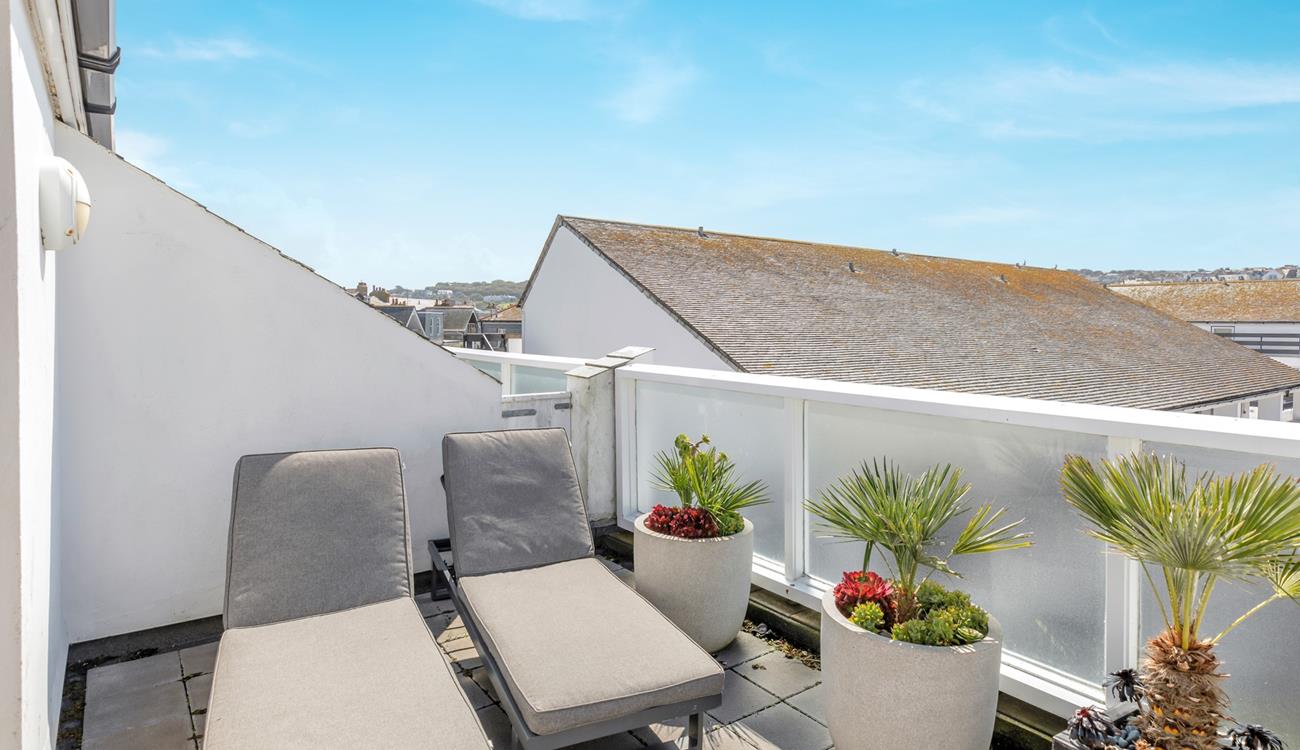 Relax on the on the balcony in the afternoon sun.