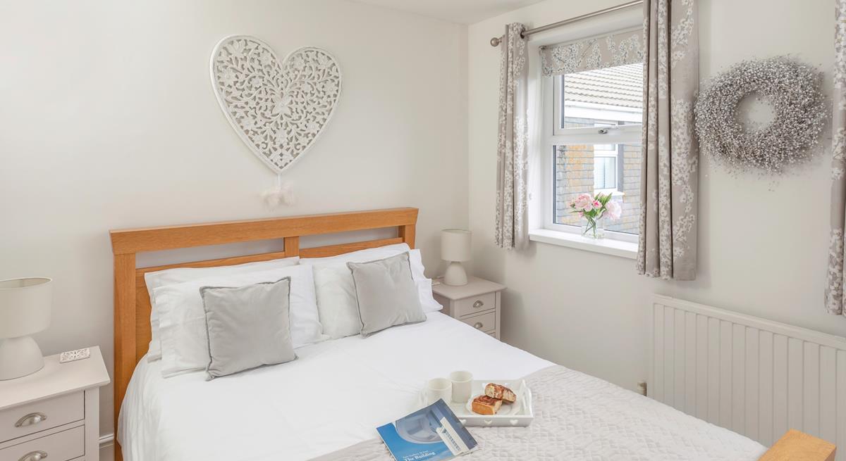 Make the most of holiday mornings with breakfast in bed.