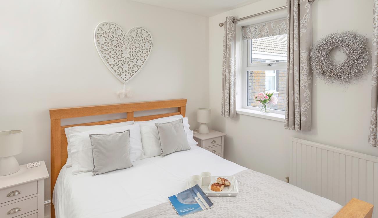 Make the most of holiday mornings with breakfast in bed.