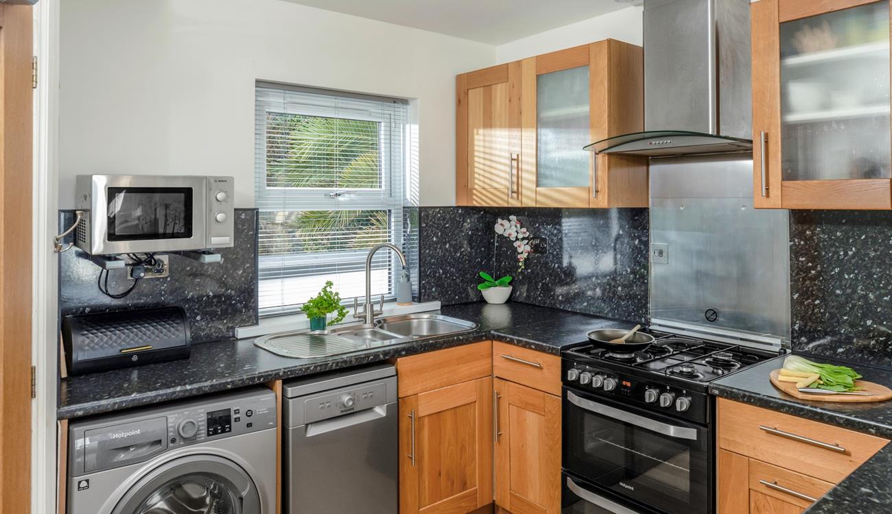 You'll find modern amenities in the kitchen, including a dishwasher!