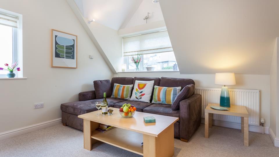 Just a few minutes walk from Porthminster beach, this lovely apartment is the perfect bolthole for couples or young families. 