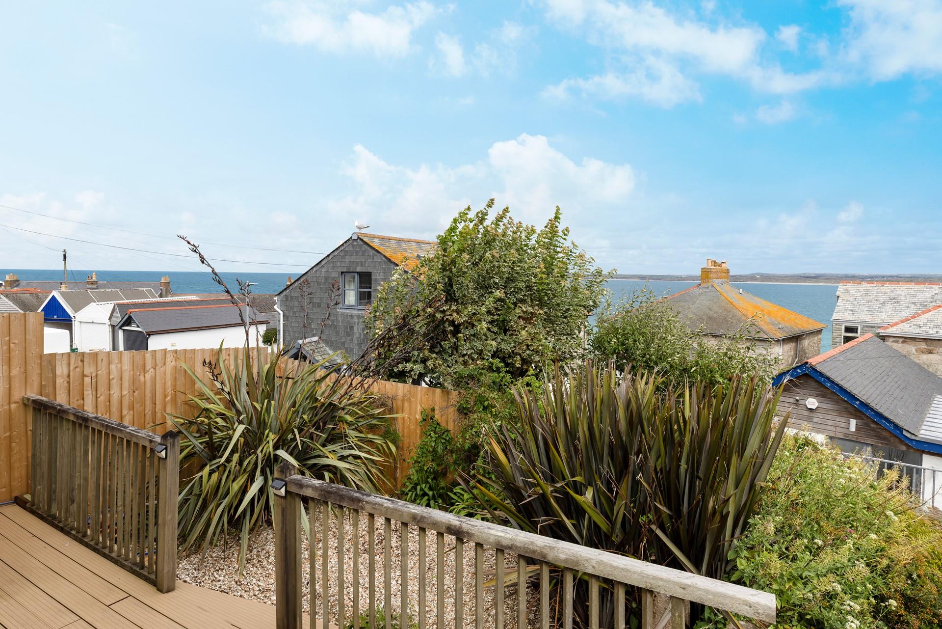 Enjoy the far-reaching sea views across St Ives.