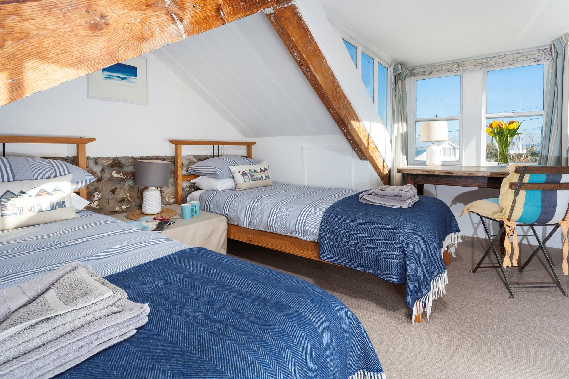 Crow's Nest Cottage, Downalong Aspects Holidays