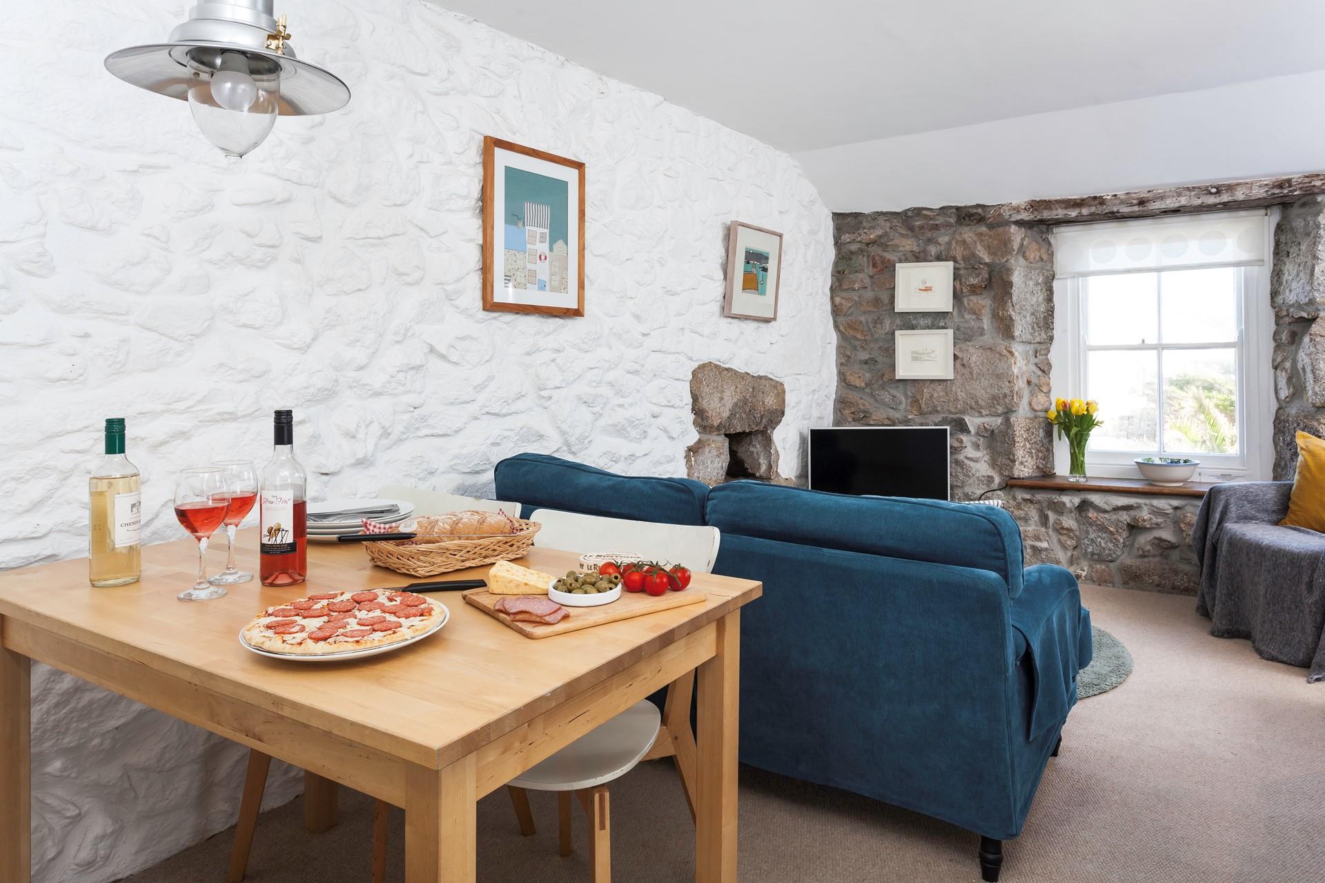 Crow's Nest Cottage, Downalong Aspects Holidays