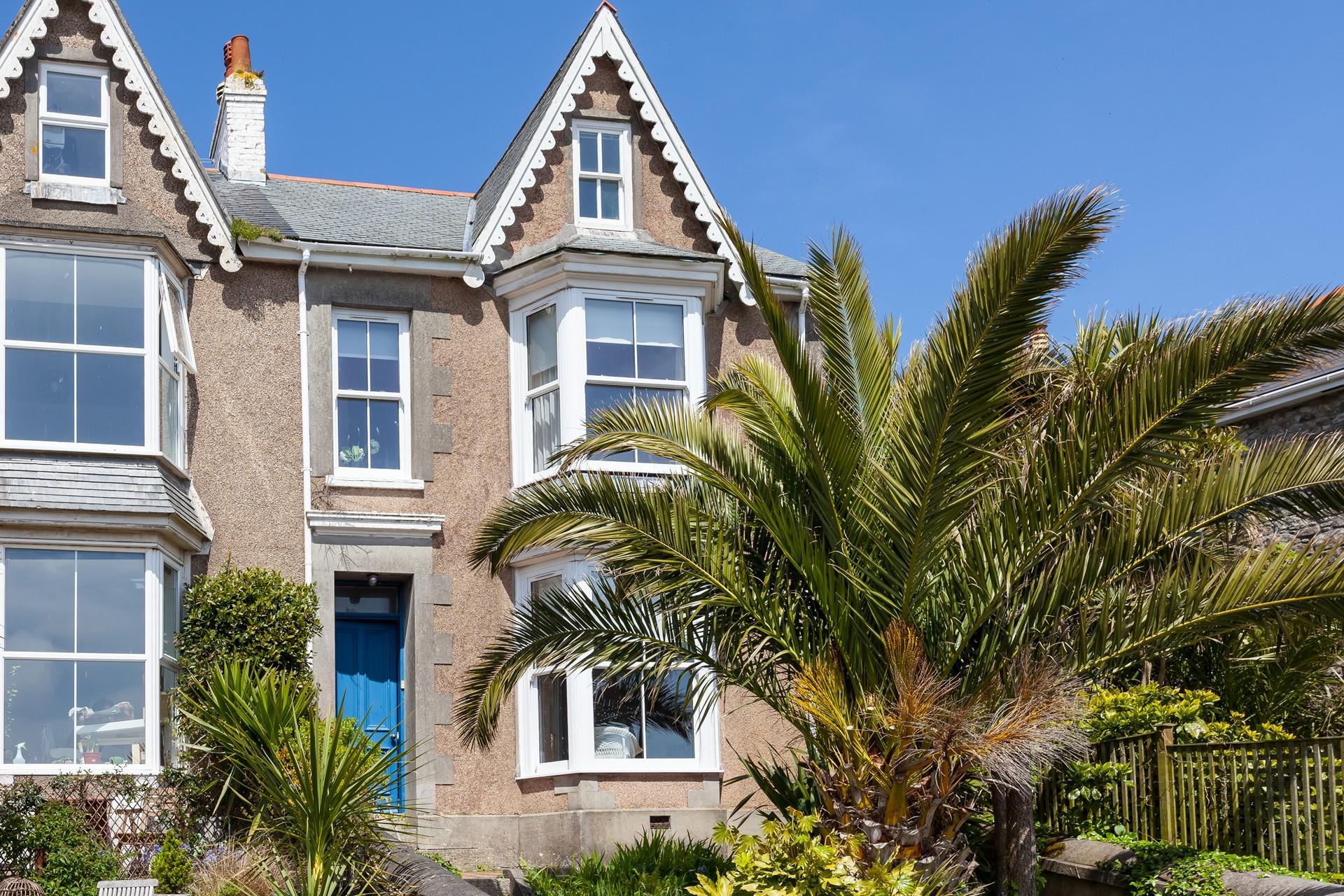 This beautiful house is an excellent choice for your family holiday.