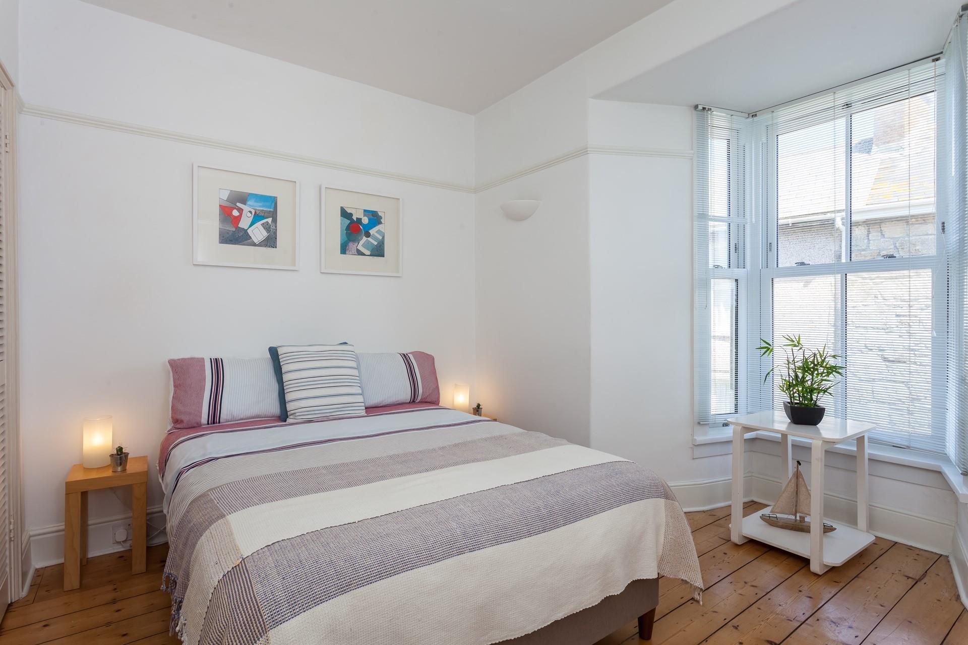 Spend your days relaxing on the beach and come to enjoy a dreamy night's sleep.