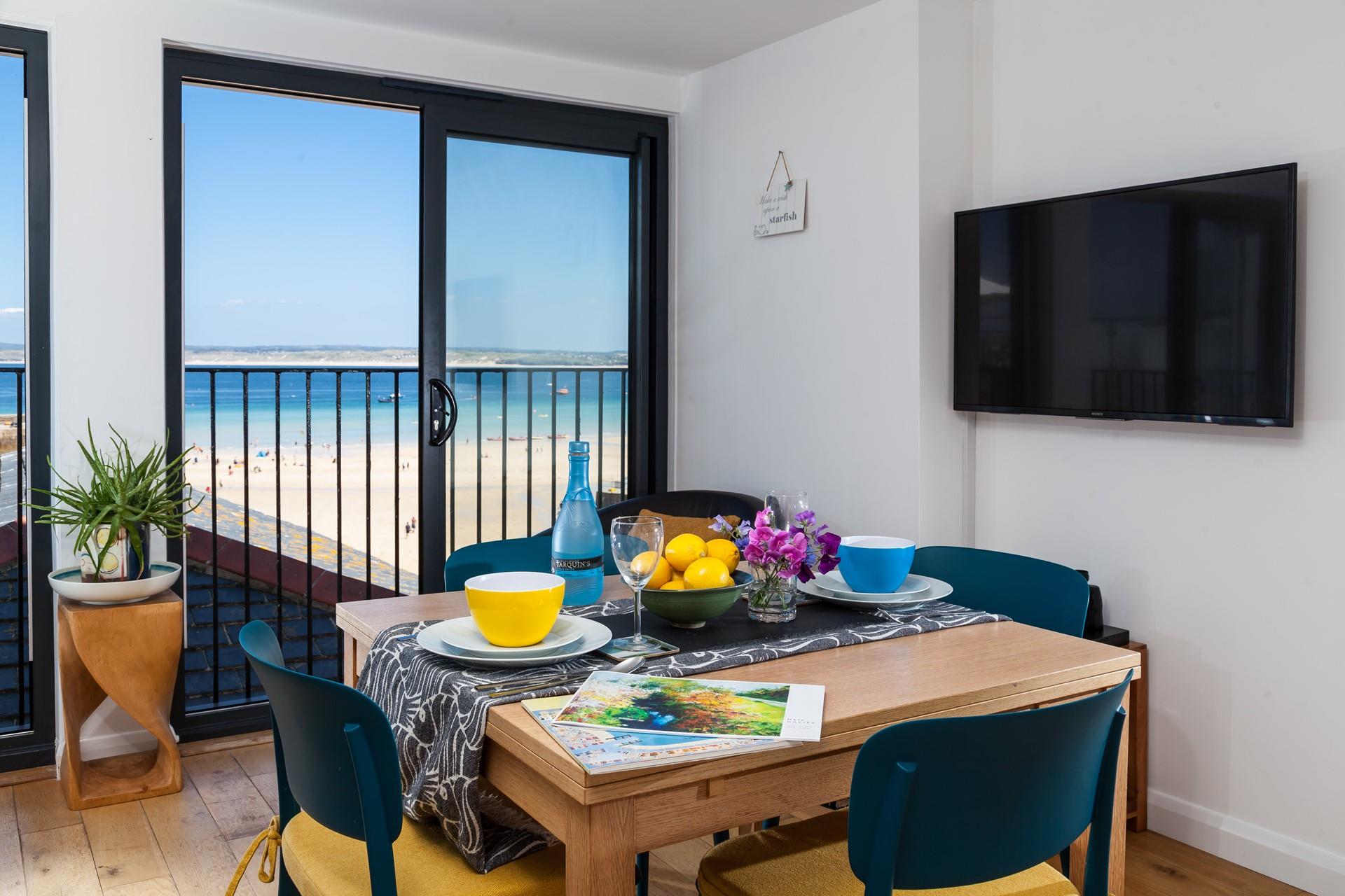 Take your time over a leisurely lunch, soaking up those views. 