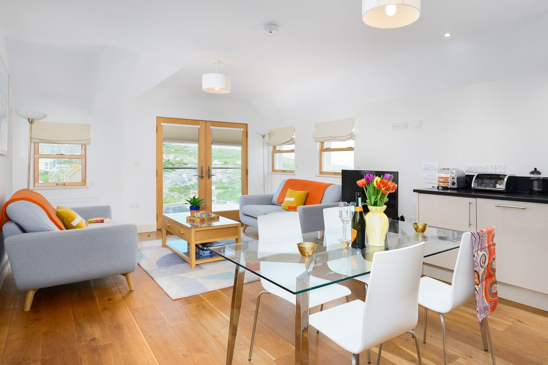 Sit around the table to tuck into a cooked breakfast before heading out for the day.