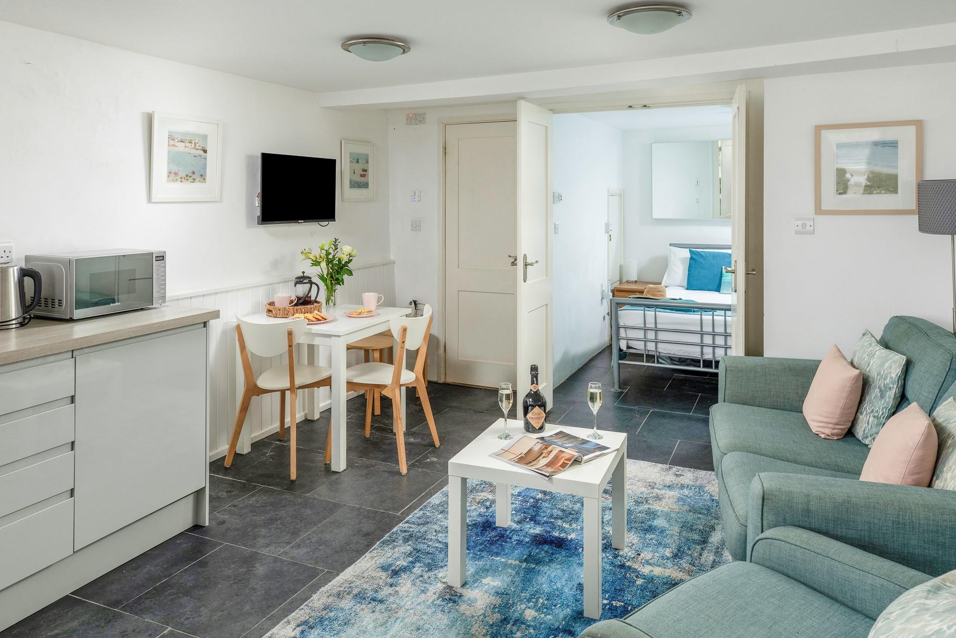 Relax with a glass of bubbles in the evening.