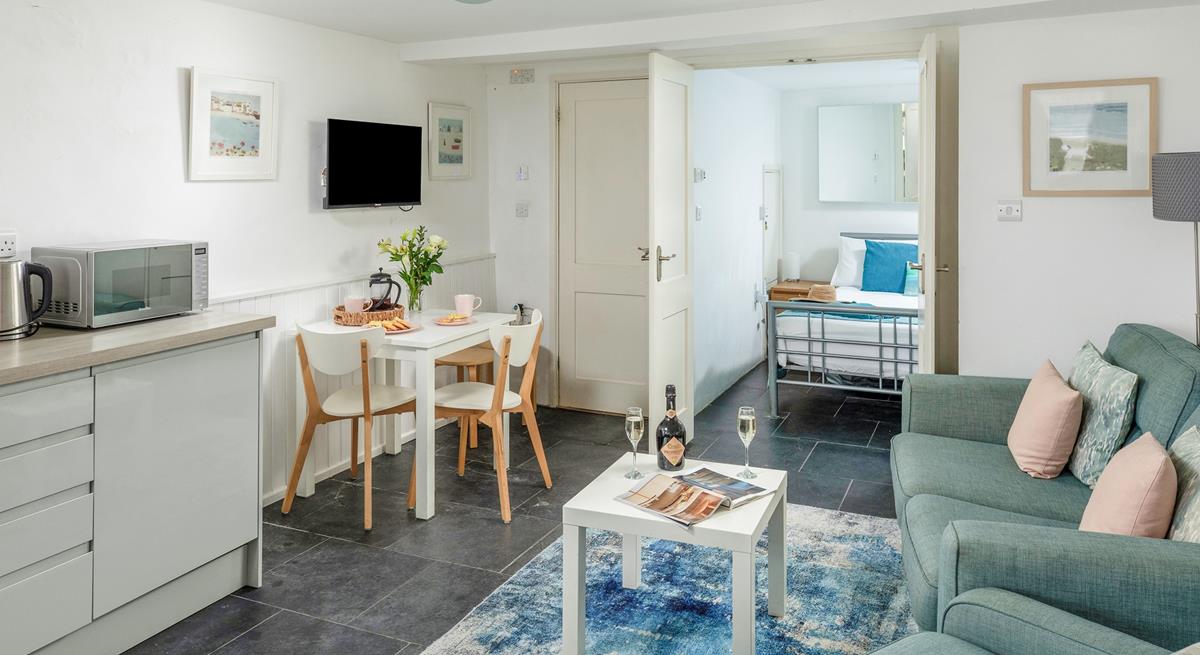 Relax with a glass of bubbles in the evening.