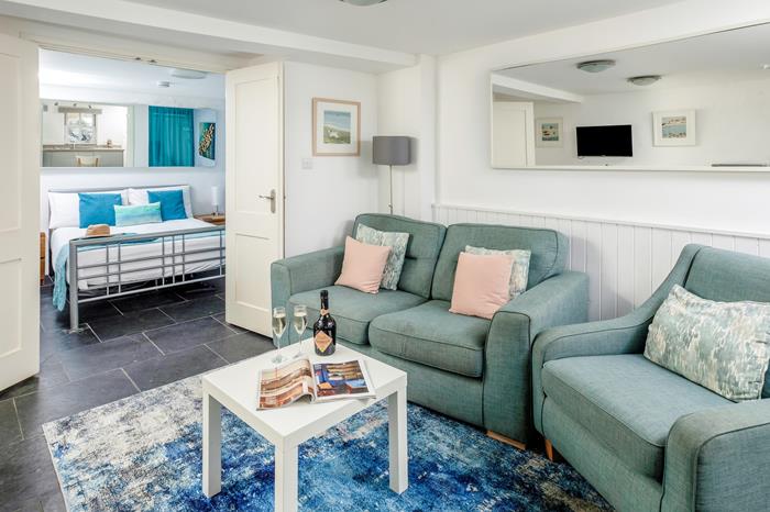 The Stowaway, Sleeps 2 in Mount Zion