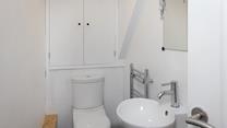 A handy cloakroom means no queues for the bathroom!