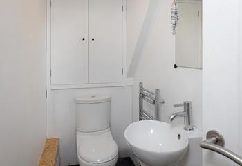 A handy cloakroom means no queues for the bathroom!