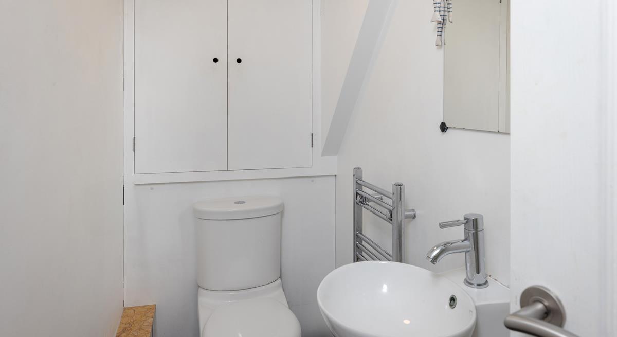 A handy cloakroom means no queues for the bathroom!