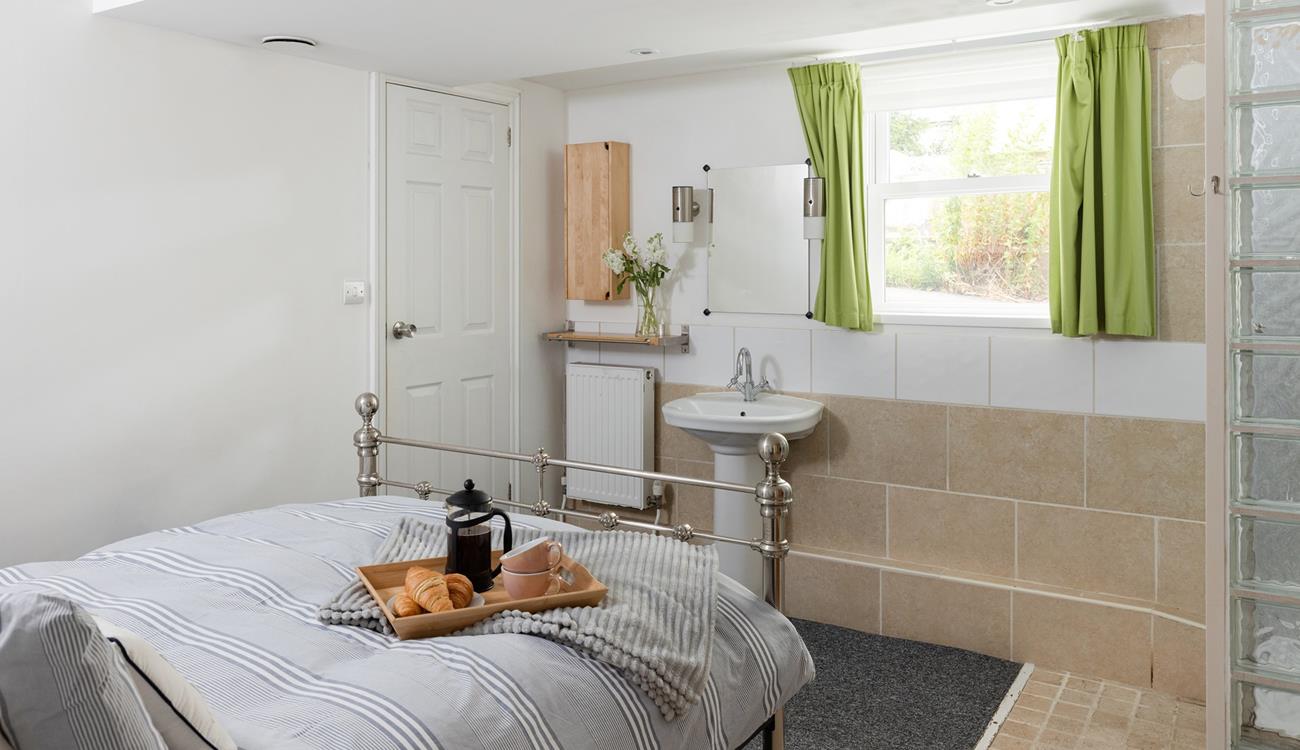 The screened off walk-in shower makes getting ready a breeze.